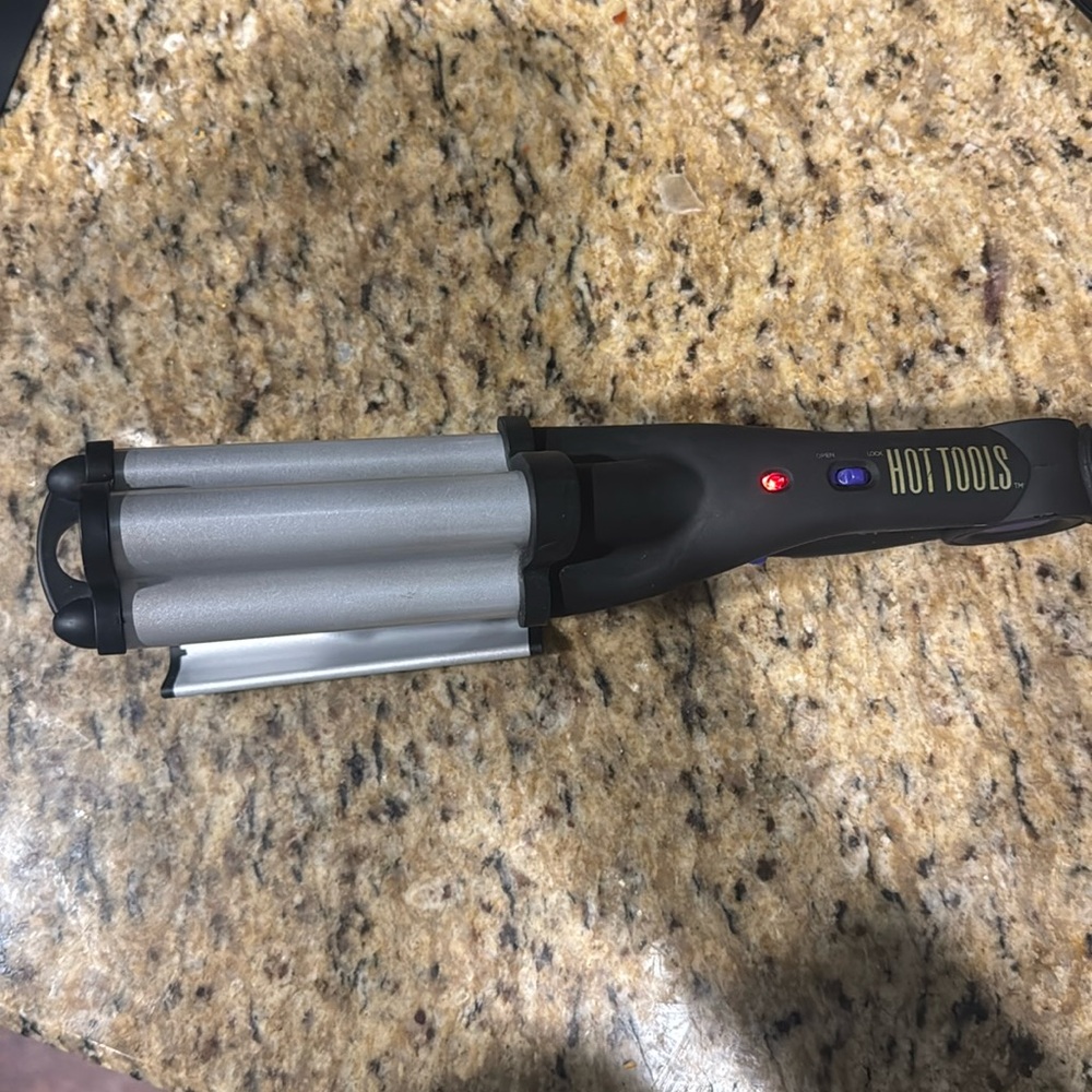 Hot Tools Pro Signature Titanium Ceramic Deep Waver